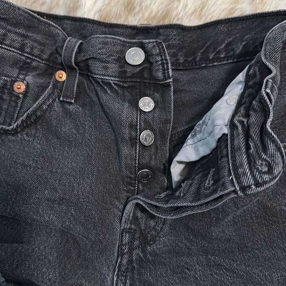 Levi’s mini black denim button front cut off shorts | Sz 25 - Picture 3 of 6